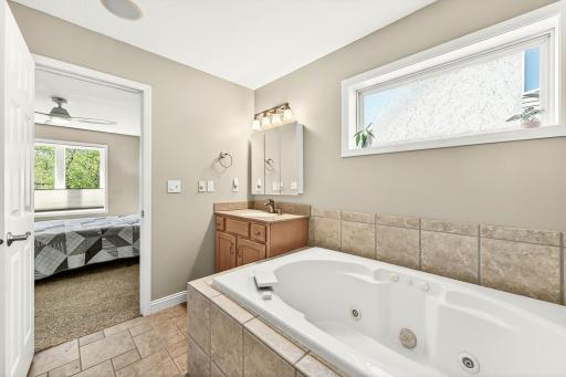 3304 Lakeridge Lane NW, Rochester, MN 55901