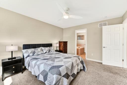 3304 Lakeridge Lane NW, Rochester, MN 55901