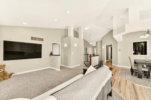 3304 Lakeridge Lane NW, Rochester, MN 55901