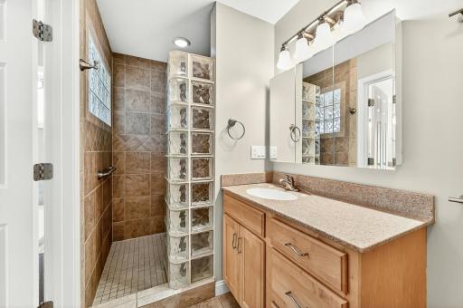 3304 Lakeridge Lane NW, Rochester, MN 55901