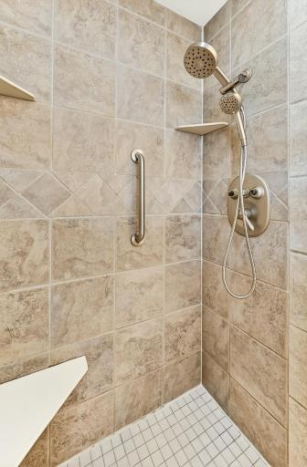 3304 Lakeridge Lane NW, Rochester, MN 55901