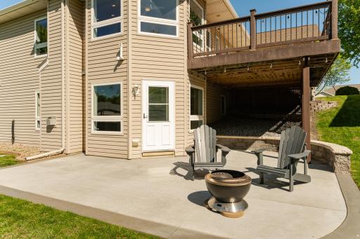 3304 Lakeridge Lane NW, Rochester, MN 55901