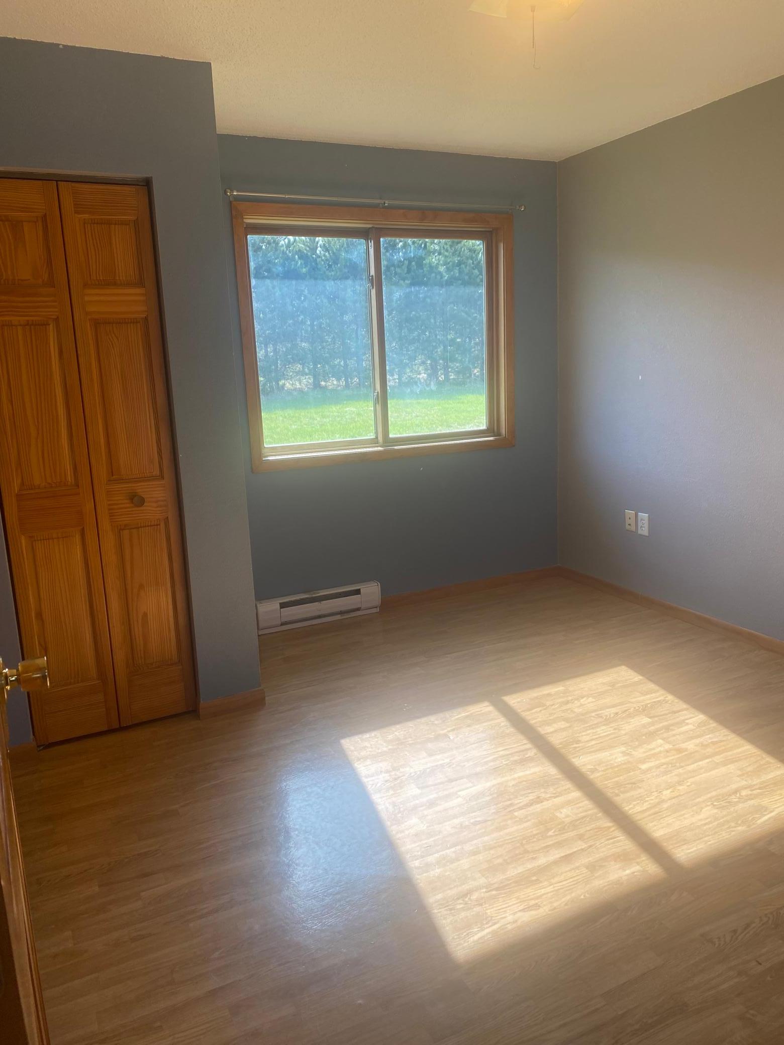 2nd bedroom (2886 River Rd)