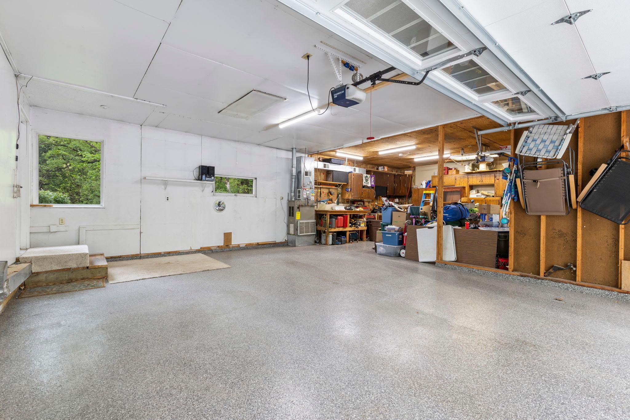 Large heated 3 stall garage