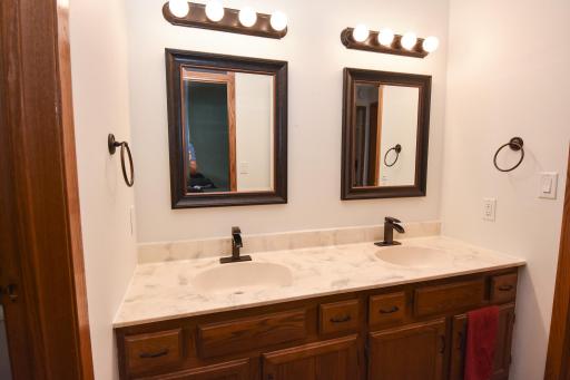 1806 36 1/2 Avenue S, Fargo, ND 58104