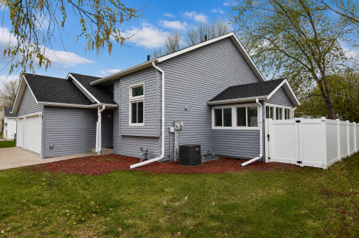 1806 36 1/2 Avenue S, Fargo, ND 58104