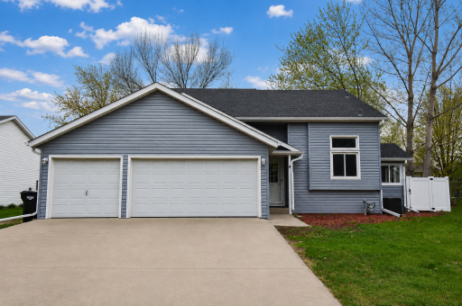 1806 36 1/2 Avenue S, Fargo, ND 58104
