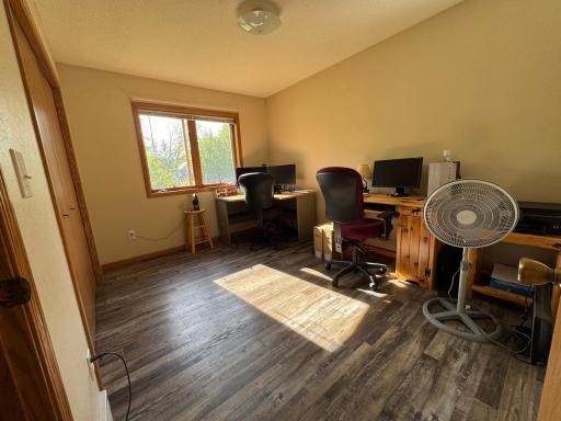 100 Vedders Avenue, Pease, MN 56363