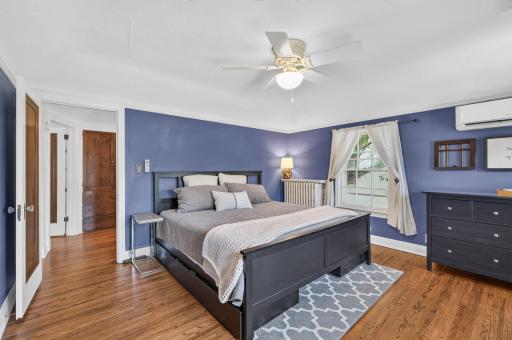 2716 E Minnehaha Parkway, Minneapolis, MN 55406