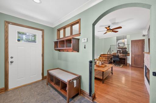 2716 E Minnehaha Parkway, Minneapolis, MN 55406