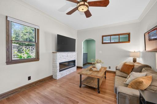 2716 E Minnehaha Parkway, Minneapolis, MN 55406