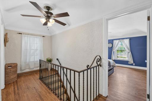 2716 E Minnehaha Parkway, Minneapolis, MN 55406