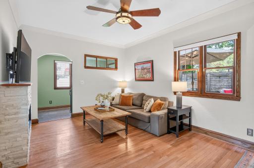 2716 E Minnehaha Parkway, Minneapolis, MN 55406