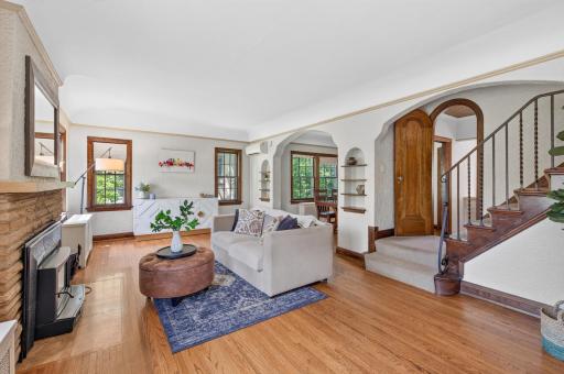 2716 E Minnehaha Parkway, Minneapolis, MN 55406