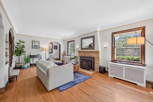 2716 E Minnehaha Parkway, Minneapolis, MN 55406