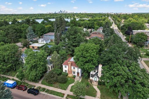 2716 E Minnehaha Parkway, Minneapolis, MN 55406