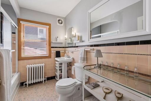 3535 Irving Avenue S, Minneapolis, MN 55408