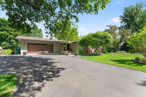 1345 Broadview Avenue, Chaska, MN 55318