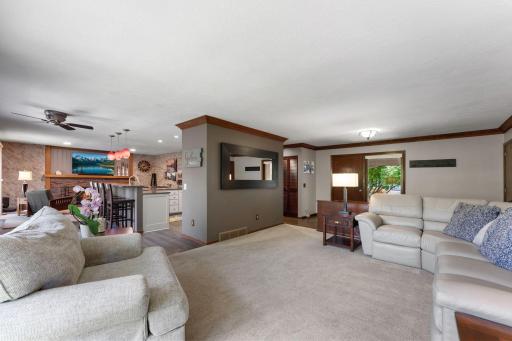 1345 Broadview Avenue, Chaska, MN 55318