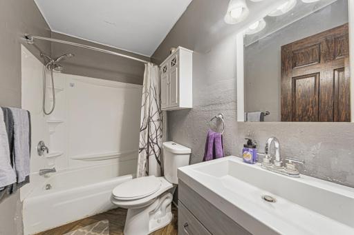 228 W 4th Street, Blue Earth, MN 56013