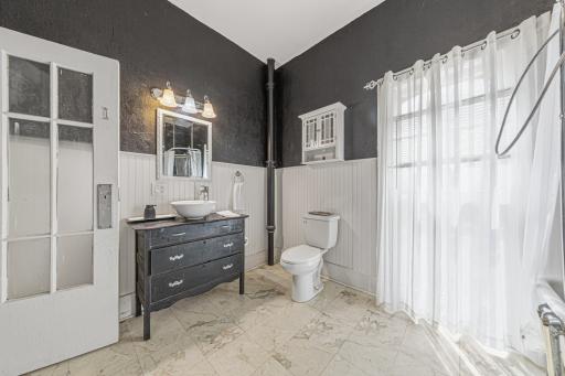 228 W 4th Street, Blue Earth, MN 56013