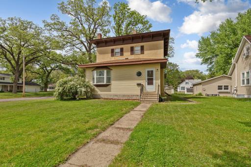 228 W 4th Street, Blue Earth, MN 56013