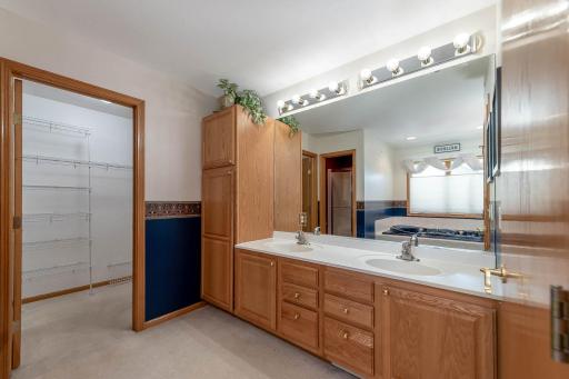2153 Peregrine Lane, North Mankato, MN 56003