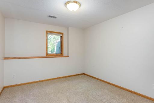 2153 Peregrine Lane, North Mankato, MN 56003