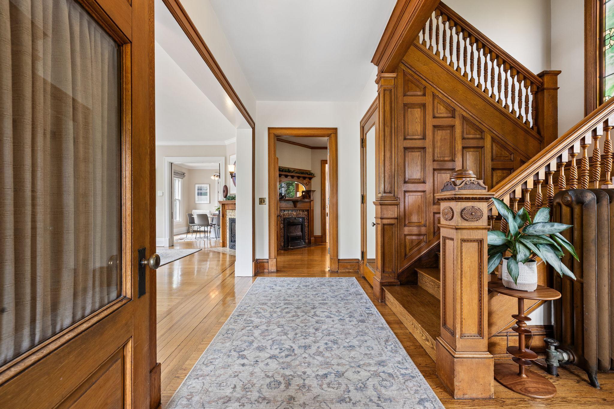 Beautiful entry halll.