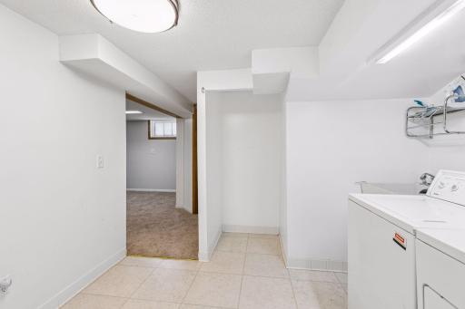 1516 Asbury Street, Saint Paul, MN 55108