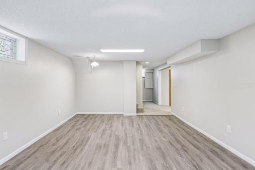 1516 Asbury Street, Saint Paul, MN 55108