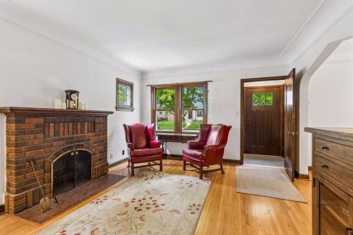 1516 Asbury Street, Saint Paul, MN 55108
