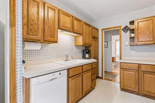 1516 Asbury Street, Saint Paul, MN 55108