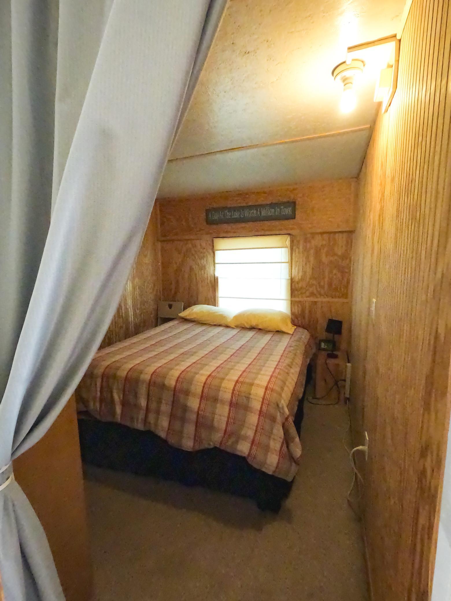 JacobsCoveCabin3-2.jpg
