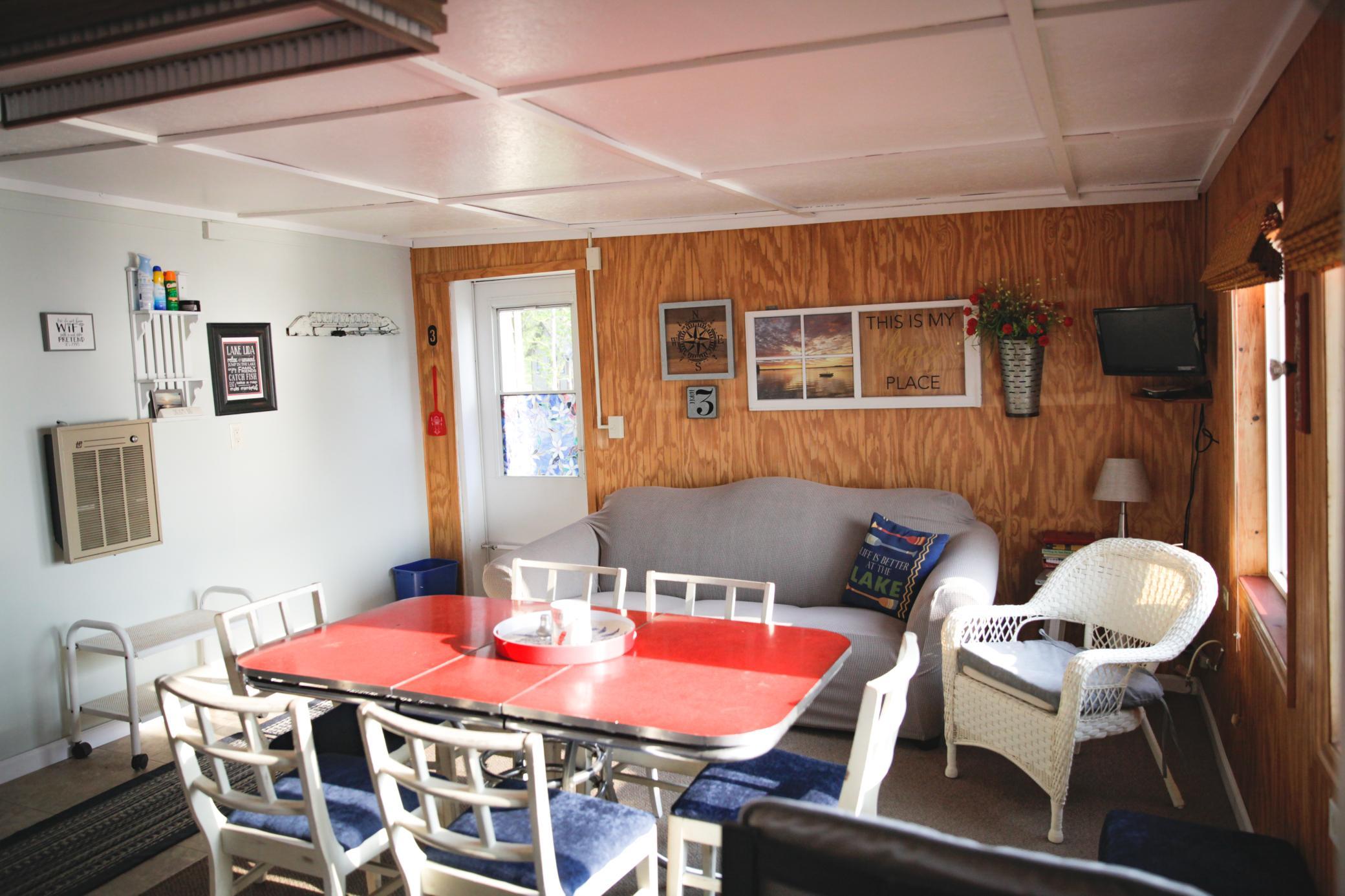 JacobsCoveCabin3-5.jpg