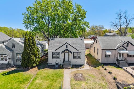 This ultra cute, modernized Minneapolis home is ready for it's proud new owner.