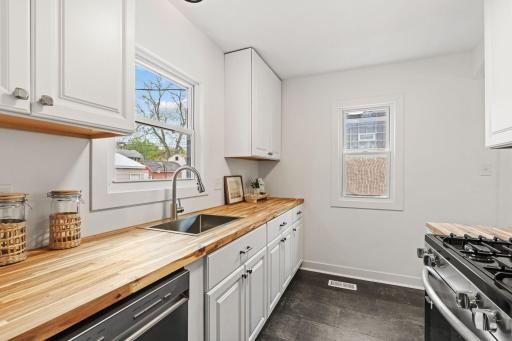 4424 Russell Avenue N, Minneapolis, MN 55412