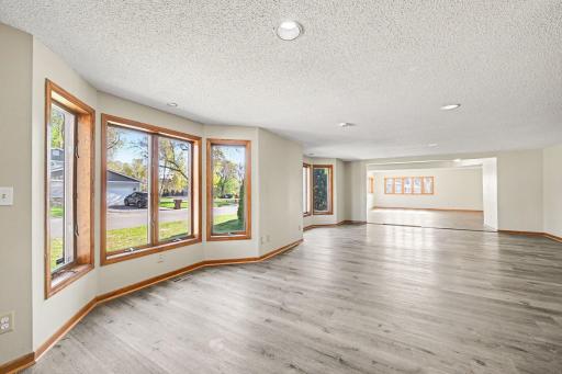 2000 Westview Drive, Hastings, MN 55033