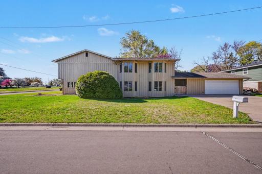 2000 Westview Drive, Hastings, MN 55033