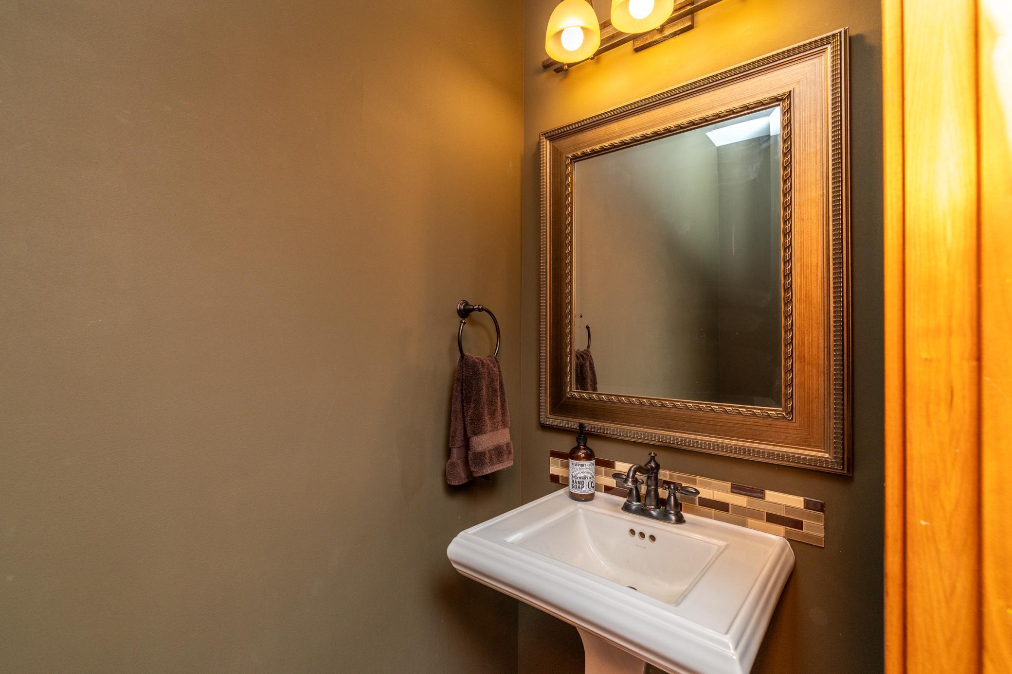 Main Level 1/2 Bathroom