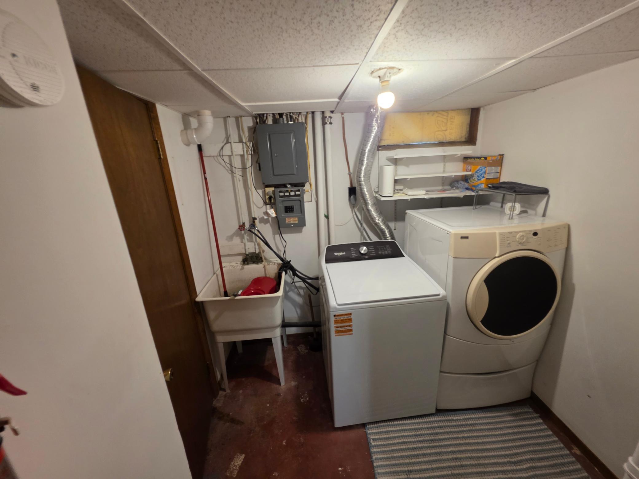 42 Lower Level Laundry.jpg