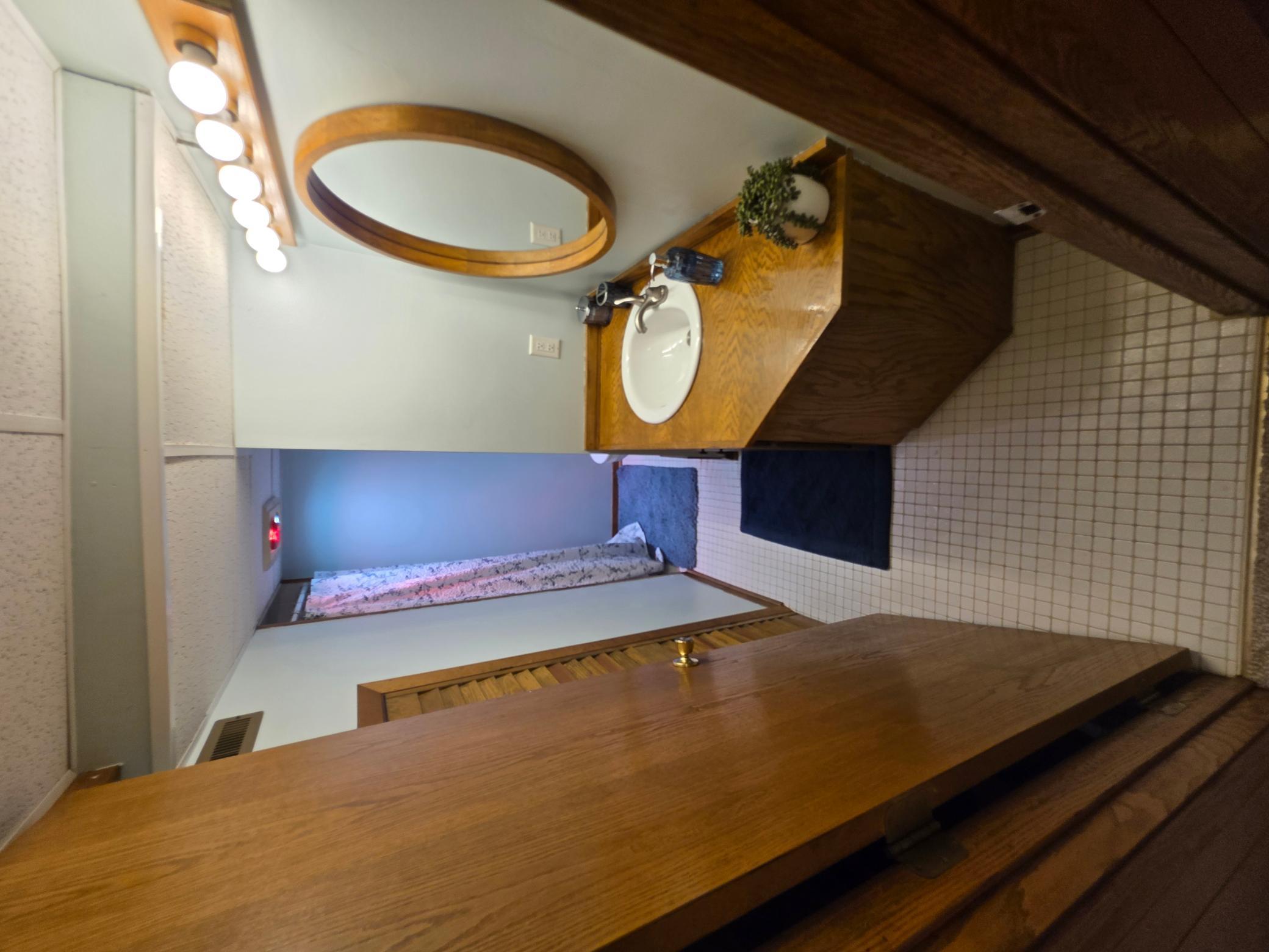 35 Lower Level Bath.jpg