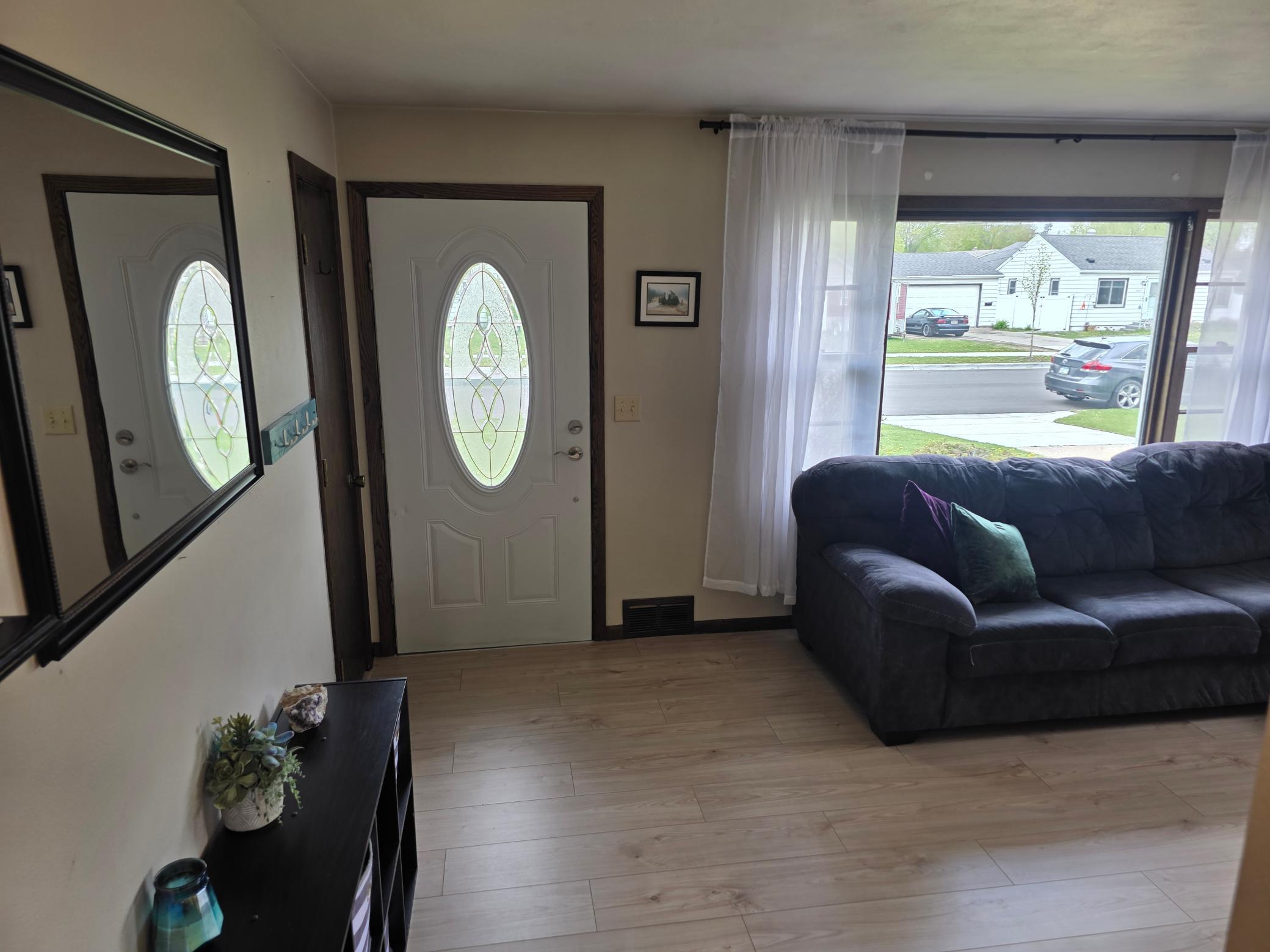 21 Front Door.jpg