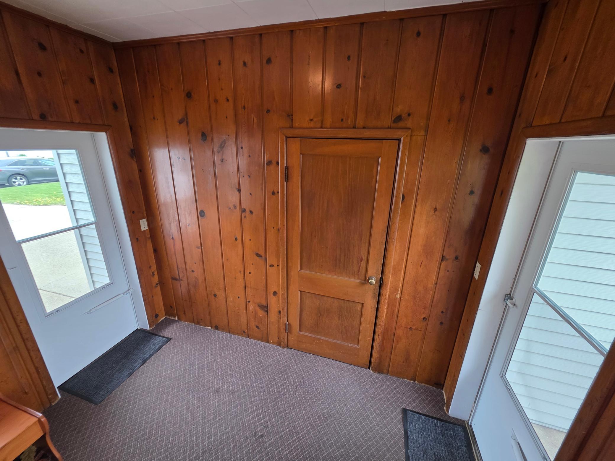 45 Breezeway.jpg
