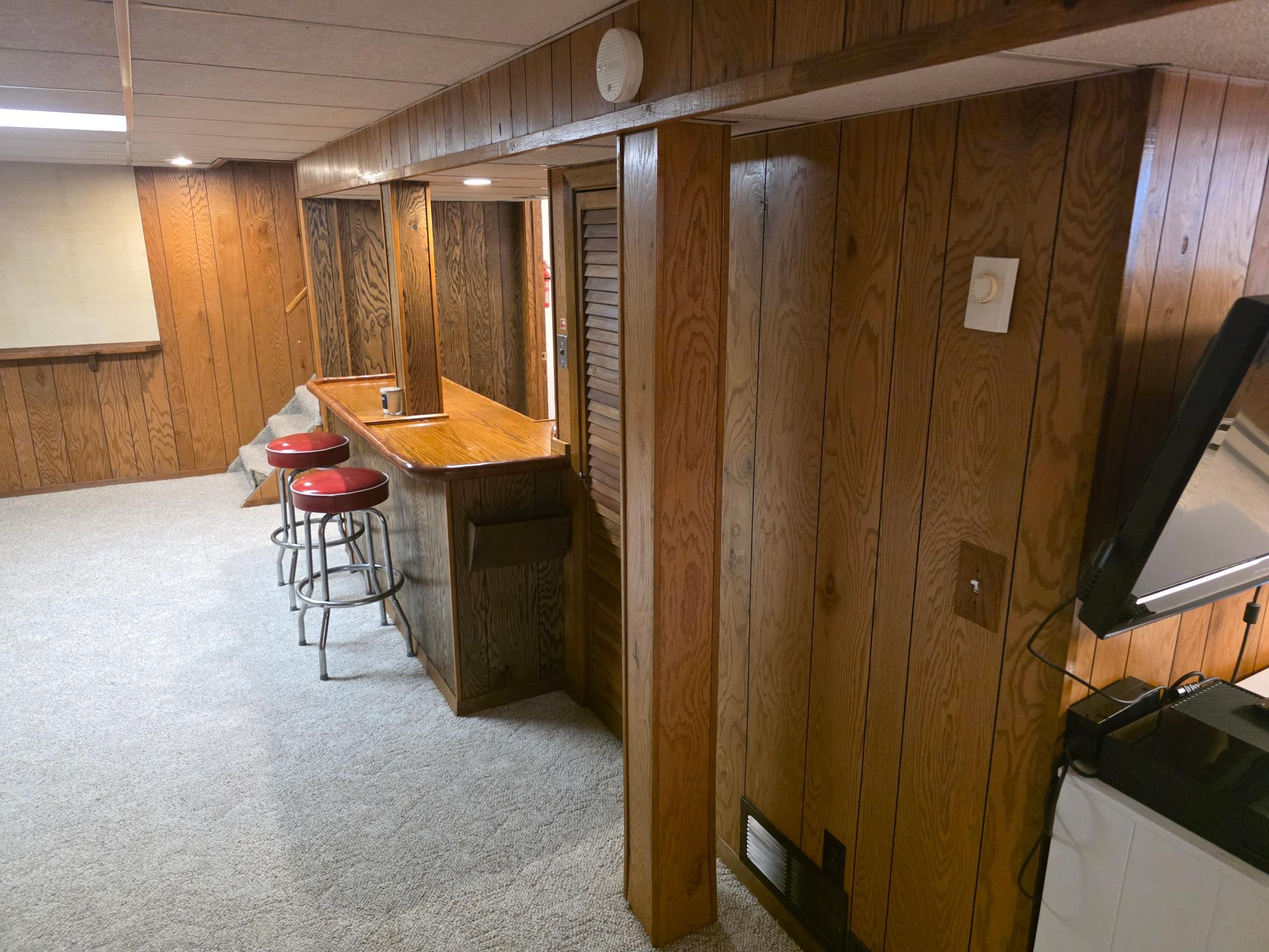 40 Lower Level Bar.jpg
