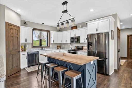 912 14th Street NE, Montgomery, MN 56069