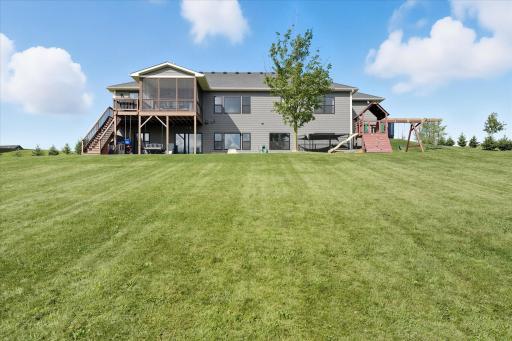 912 14th Street NE, Montgomery, MN 56069