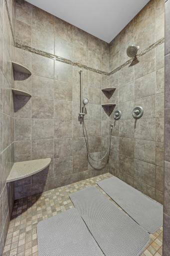 4165 Furnberg Place S, Fargo, ND 58104