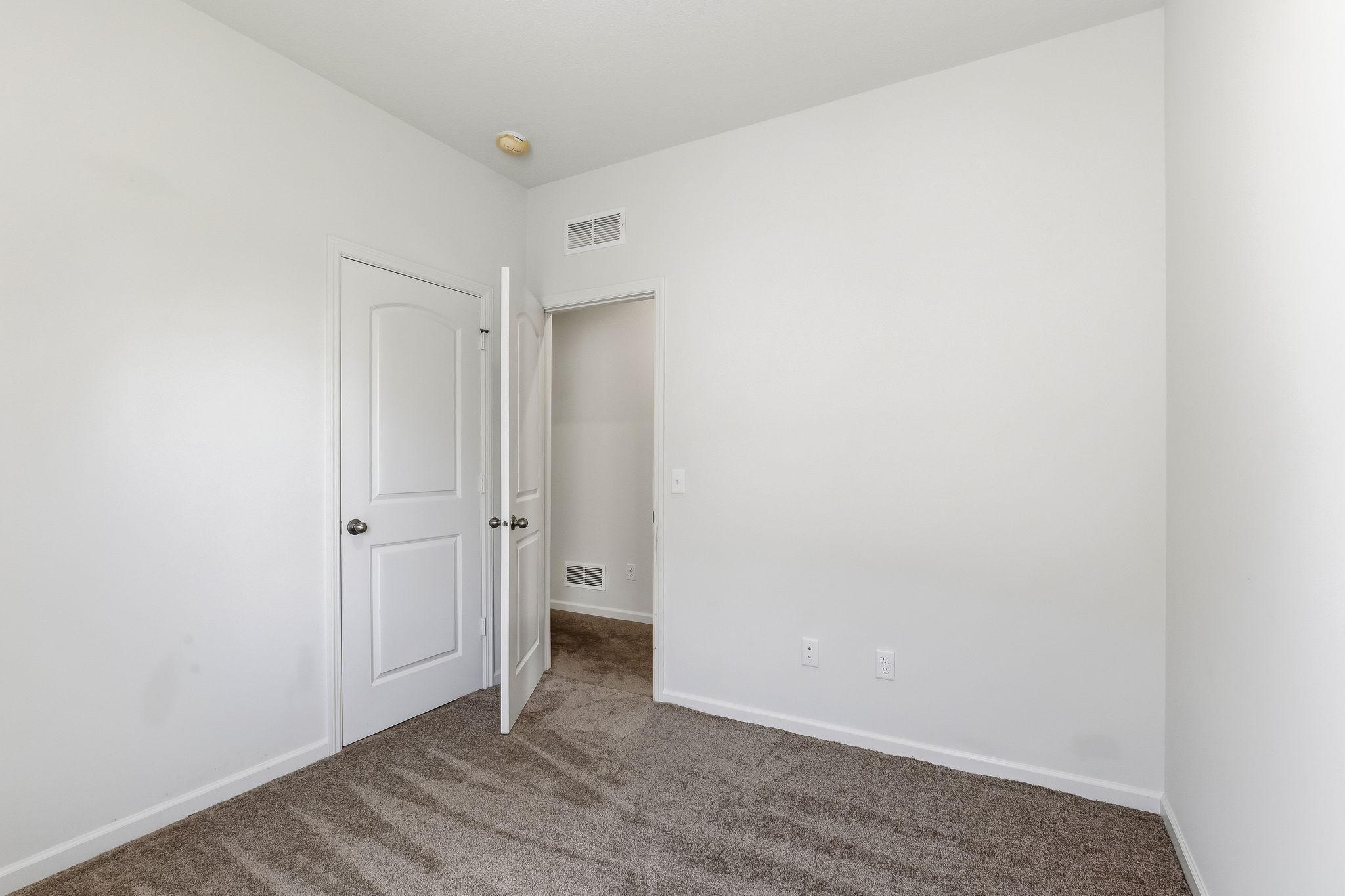 18-web-or-mls-262-16th-Ave-18.jpg