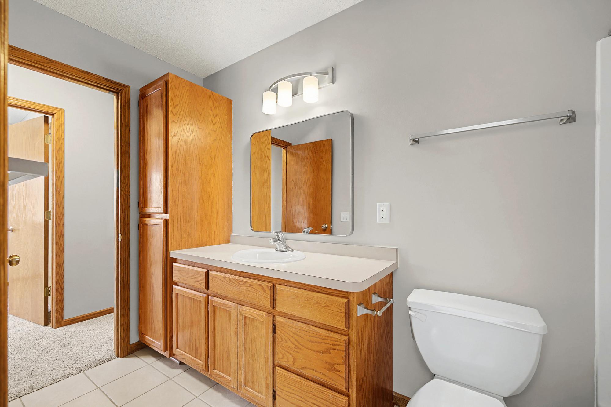 Master/main bath